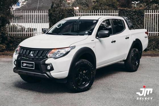 MITSUBISHI L200 TRITON 2.4 16V TURBO DIESEL OUTDOOR GLX CD 4X4 MANUAL